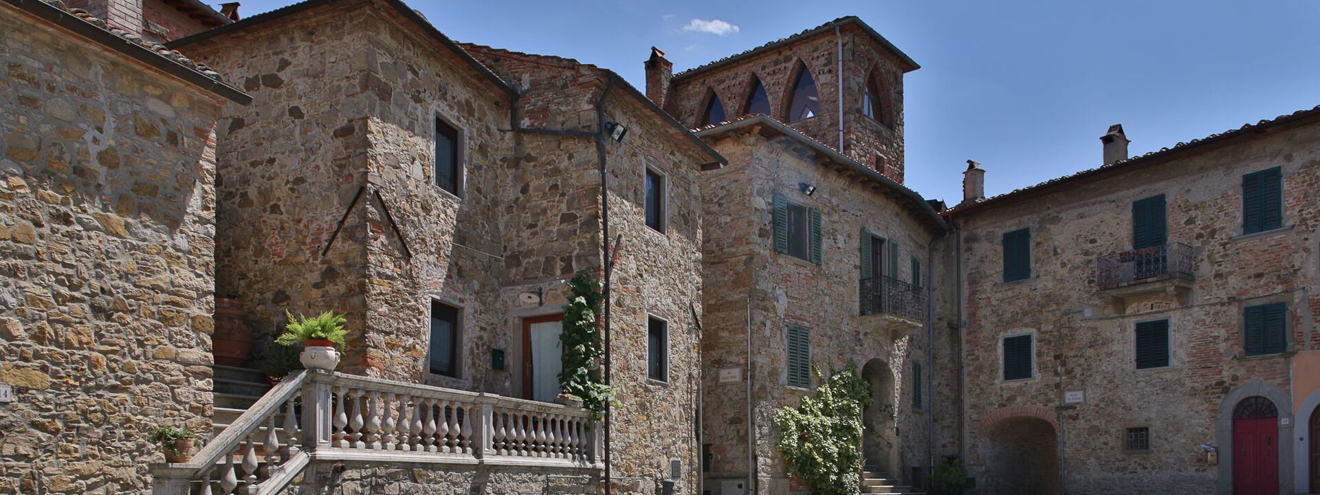 La Miccia: Extérieur, Vues