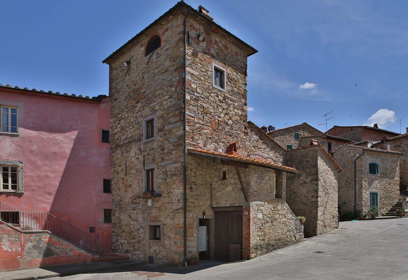 La Miccia: Building Exterior, Main Entrance