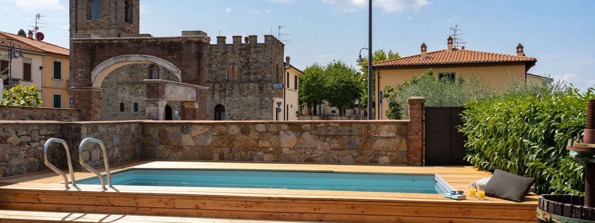 Villa Fracassini: bassin, Jardin