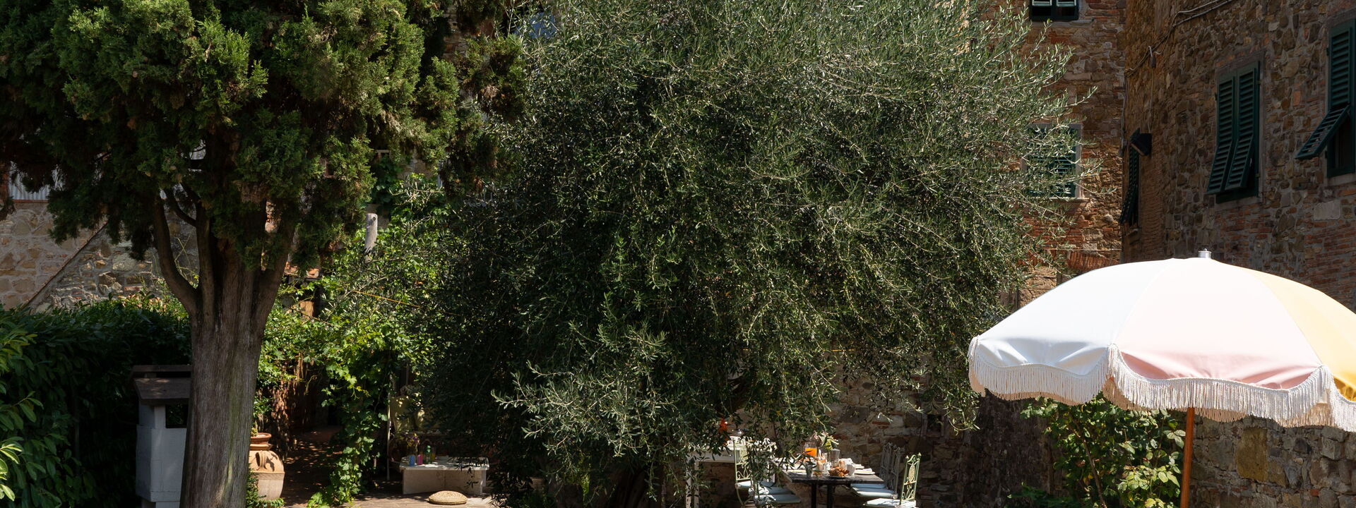 Villa Fracassini: Extérieurs, Ville, Vues