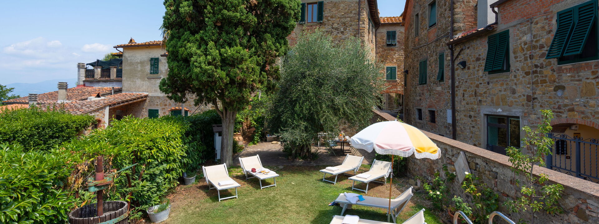 Villa Fracassini: bassin, Extérieurs, Jardin, Ville, Vues