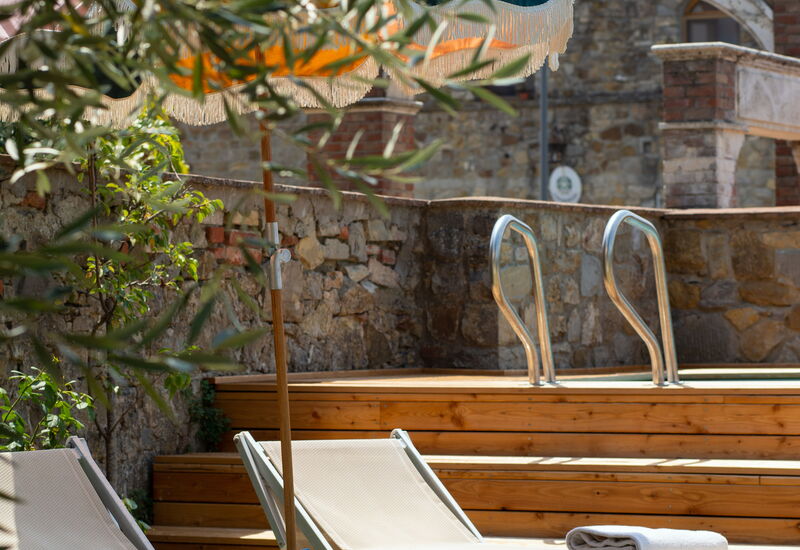 Villa Fracassini: City, Garden, Pool